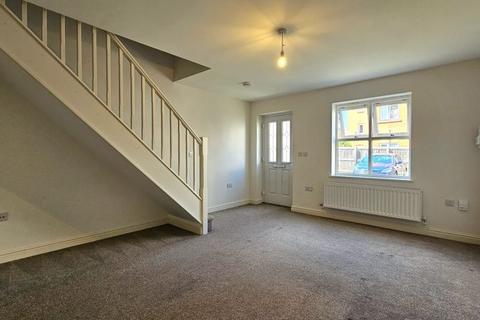 2 bedroom semi-detached house to rent, Claremont Road, Gloucester