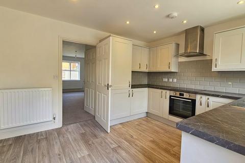 2 bedroom semi-detached house to rent, Claremont Road, Gloucester