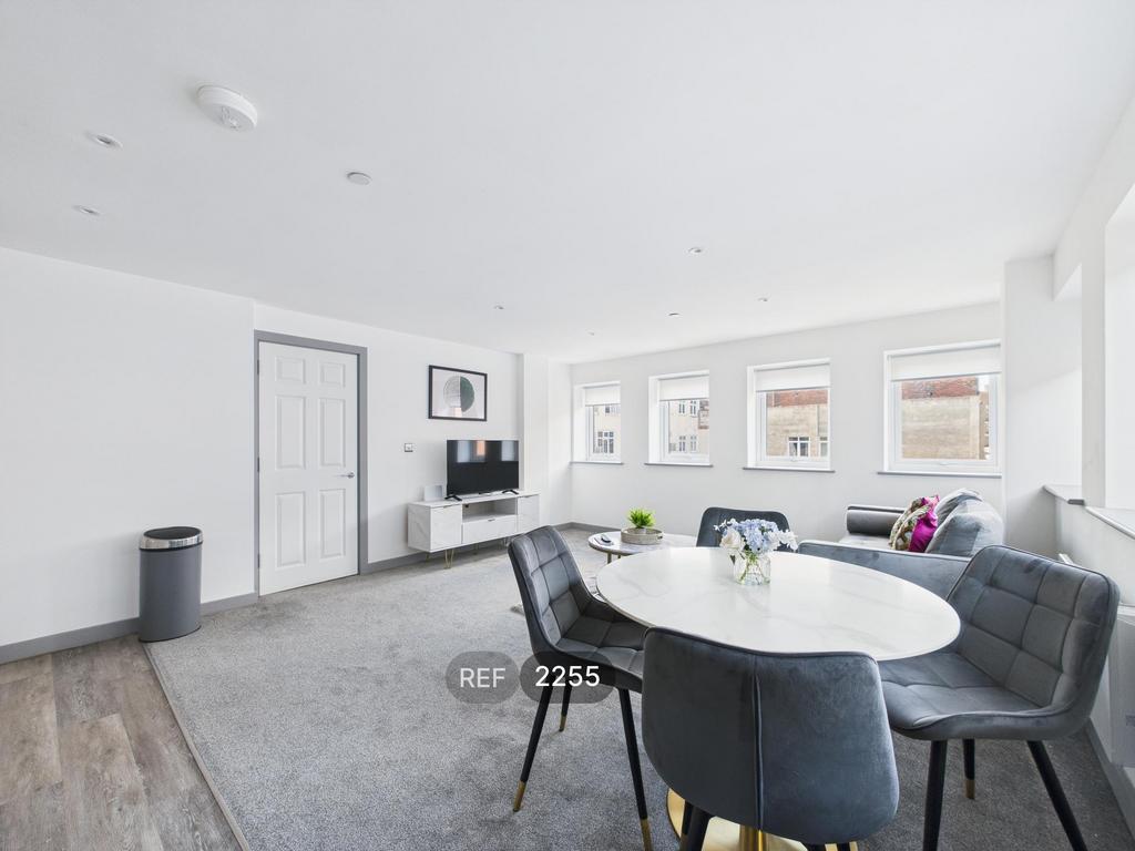 Kitchen &amp; Living area