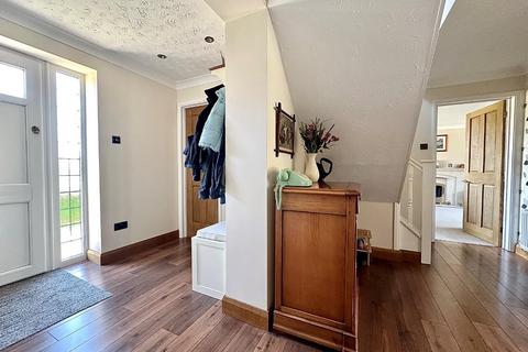 28 Hobby Close, Northampton, NN4 0RN