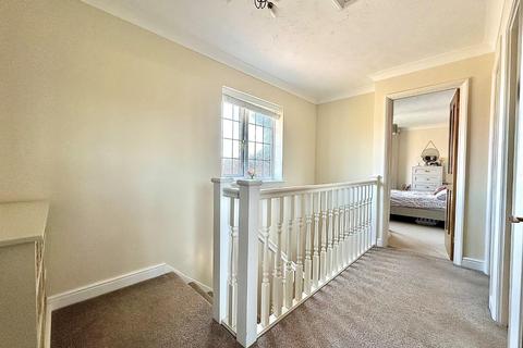 28 Hobby Close, Northampton, NN4 0RN