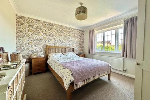 28 Hobby Close, Northampton, NN4 0RN