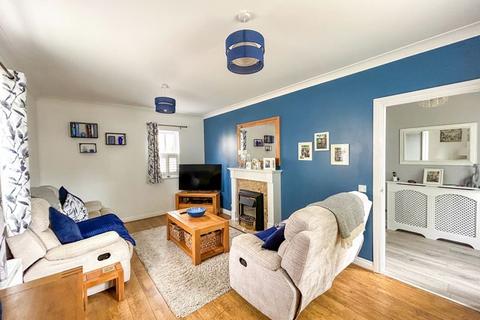 11 Chestnut Parade, Shepton Mallet, BA4 4DW