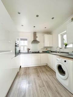 11 Chestnut Parade, Shepton Mallet, BA4 4DW