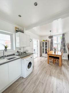 11 Chestnut Parade, Shepton Mallet, BA4 4DW