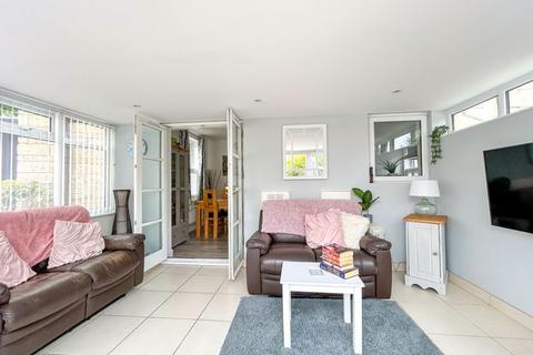 11 Chestnut Parade, Shepton Mallet, BA4 4DW
