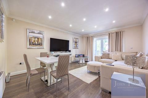 2 bedroom property for sale, Manor Road, Chigwell IG7