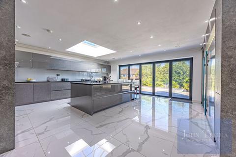 5 bedroom detached house for sale, Manor Road, Chigwell IG7