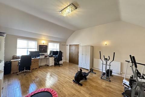 4 bedroom detached house for sale, Bracken Hill, Ackworth WF7