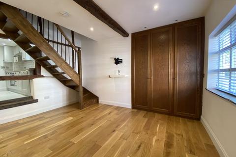 2 bedroom terraced house to rent, High Street, Stourbridge DY7