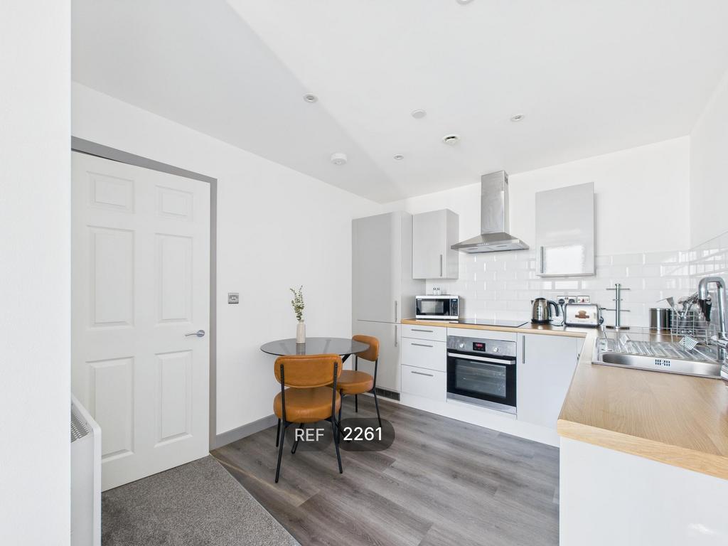 Kitchen & Living area