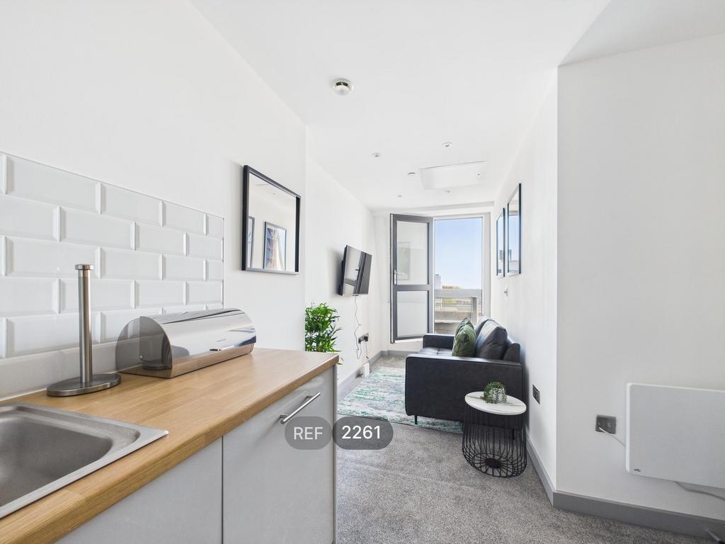 Kitchen & Living area