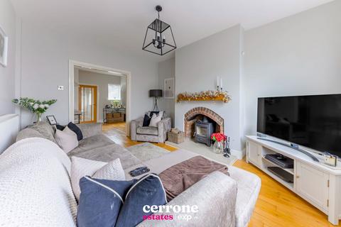 1 Churchfields Road, Bromsgrove, B61 8EB