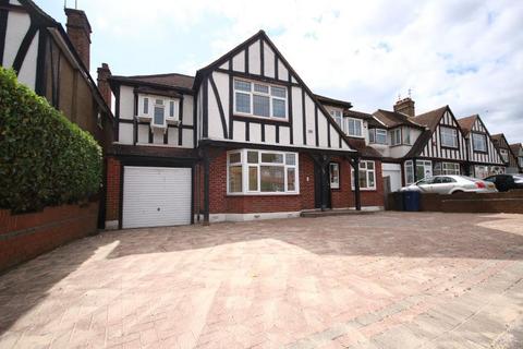 Edgware HA8