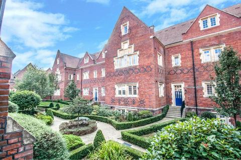 Tudor Court, The Galleries, CM14