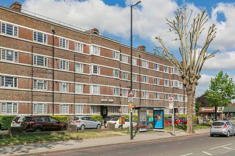 undefined, London Road, Thornton Heath CR7