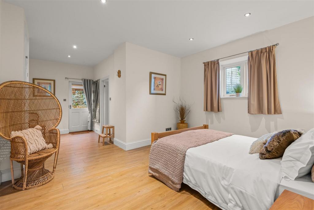 Little Silver Nugget Bedroom.
