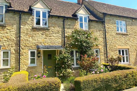 2 Bradleys, Shipton Under Wychwood, Chipping Norton, OX7 6BN