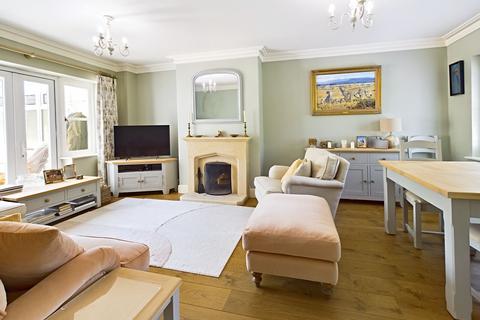 2 Bradleys, Shipton Under Wychwood, Chipping Norton, OX7 6BN