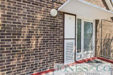 3 bedroom flat to rent, Mousehold Street
