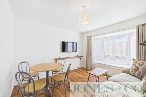 3 bedroom flat to rent, Mousehold Street