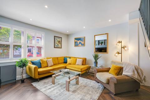 3 bedroom terraced house to rent, Albert Street, Windsor