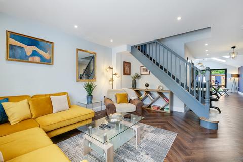 3 bedroom terraced house to rent, Albert Street, Windsor
