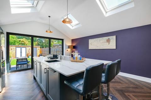 3 bedroom terraced house to rent, Albert Street, Windsor