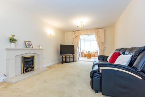 4 bedroom detached house for sale, Hatters Court, Warwickshire CV12