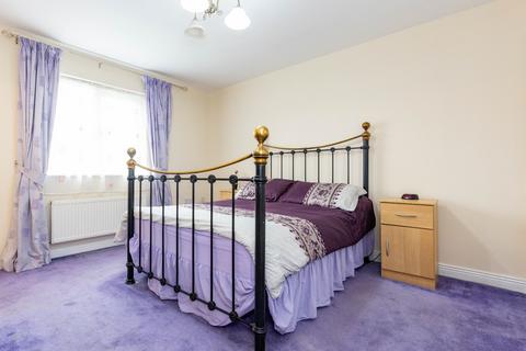 4 bedroom detached house for sale, Hatters Court, Warwickshire CV12