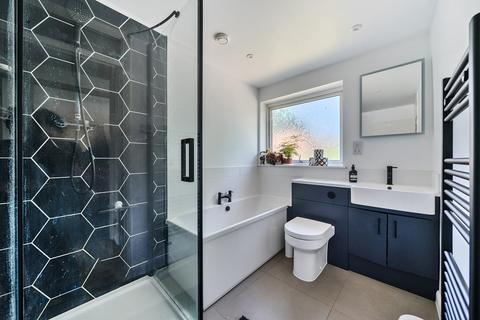 65 Queensway, Caversham, Reading, RG4 6SJ