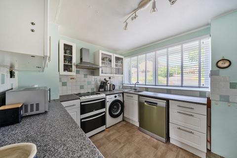 65 Queensway, Caversham, Reading, RG4 6SJ