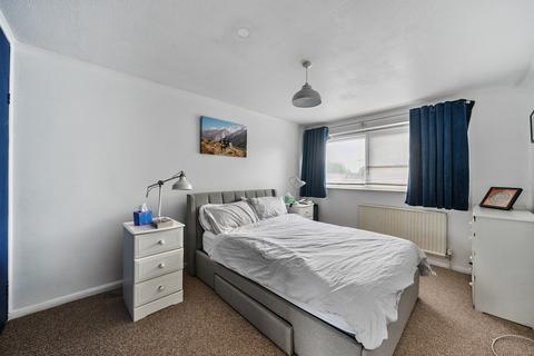 65 Queensway, Caversham, Reading, RG4 6SJ