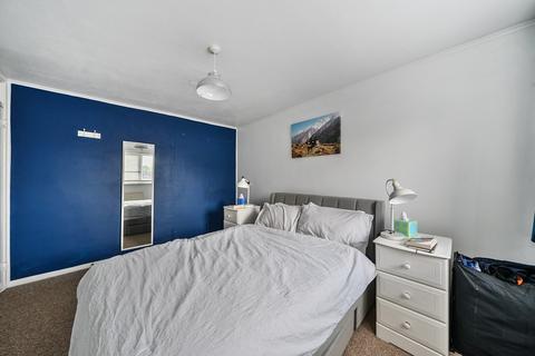 65 Queensway, Caversham, Reading, RG4 6SJ