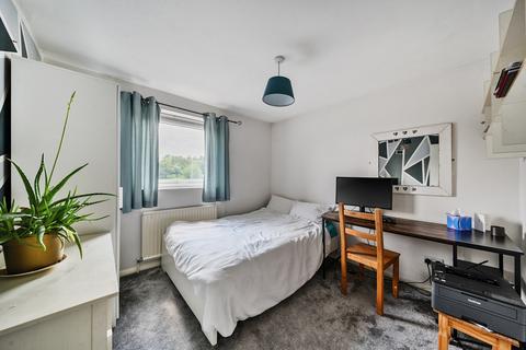 65 Queensway, Caversham, Reading, RG4 6SJ
