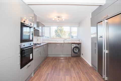 8 Mendip Close, St Albans, AL4 9SR