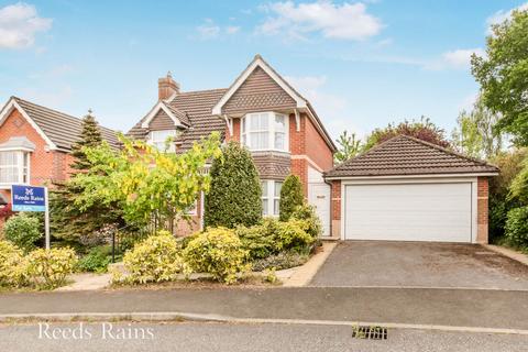3 bedroom detached house for sale, Beverley Way, Macclesfield SK10