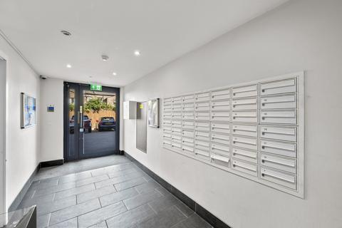 1 bedroom flat to rent, Carter House, SW11