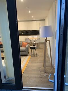 2 bedroom flat to rent, Elephant Park 8