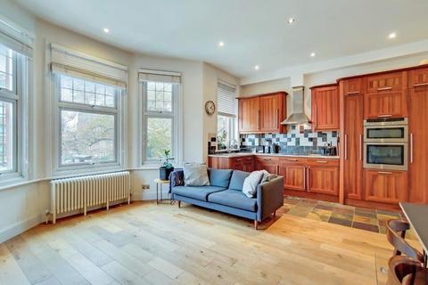 1 bedroom duplex for sale, Upper Clapton Road, London E5