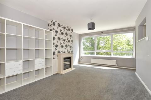 2 bedroom maisonette for sale, Oakfield Lane, Wilmington, Kent