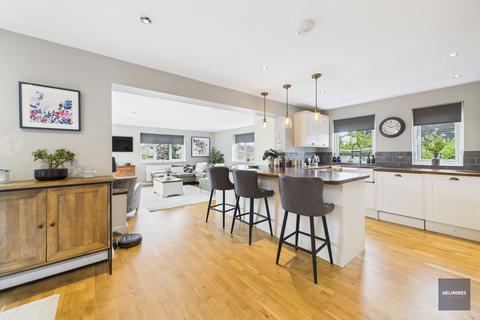 4 bedroom detached house for sale, Greenway, Crediton, EX17
