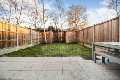 3 bedroom terraced house to rent, Jacks Farm Way E4