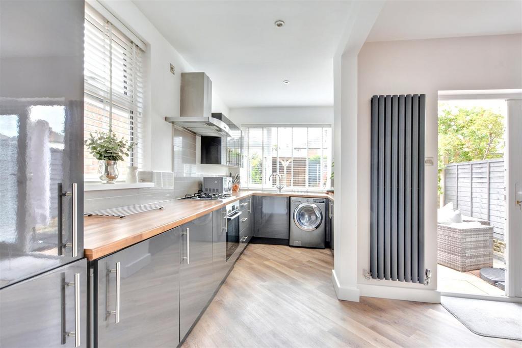 Kitchen 1.jpeg