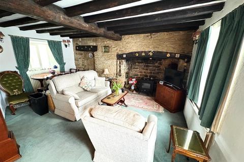 2 bedroom cottage for sale, Newport Street, Swindon