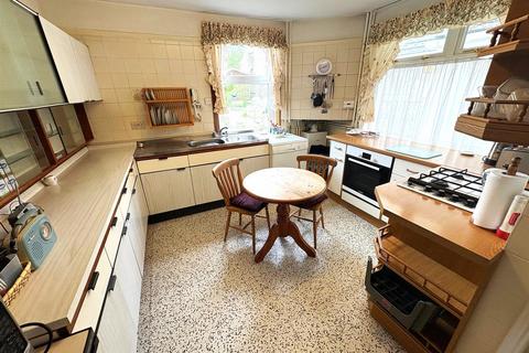 2 bedroom cottage for sale, Newport Street, Swindon