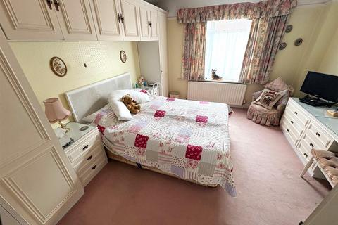 2 bedroom cottage for sale, Newport Street, Swindon