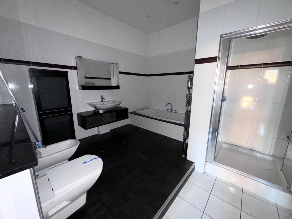 The Courtyard Bathroom
