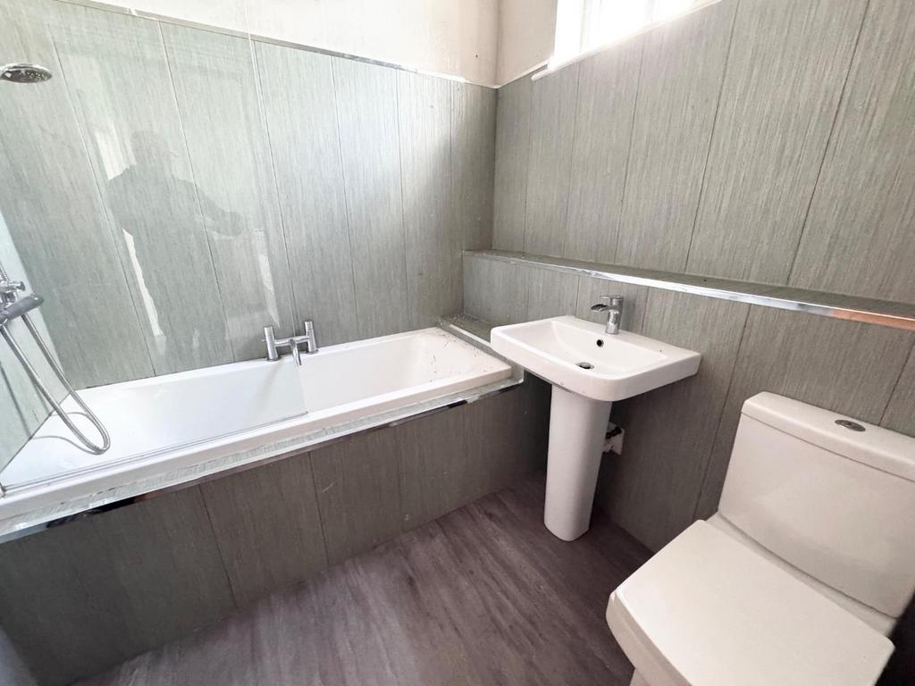 The Stables Bathroom