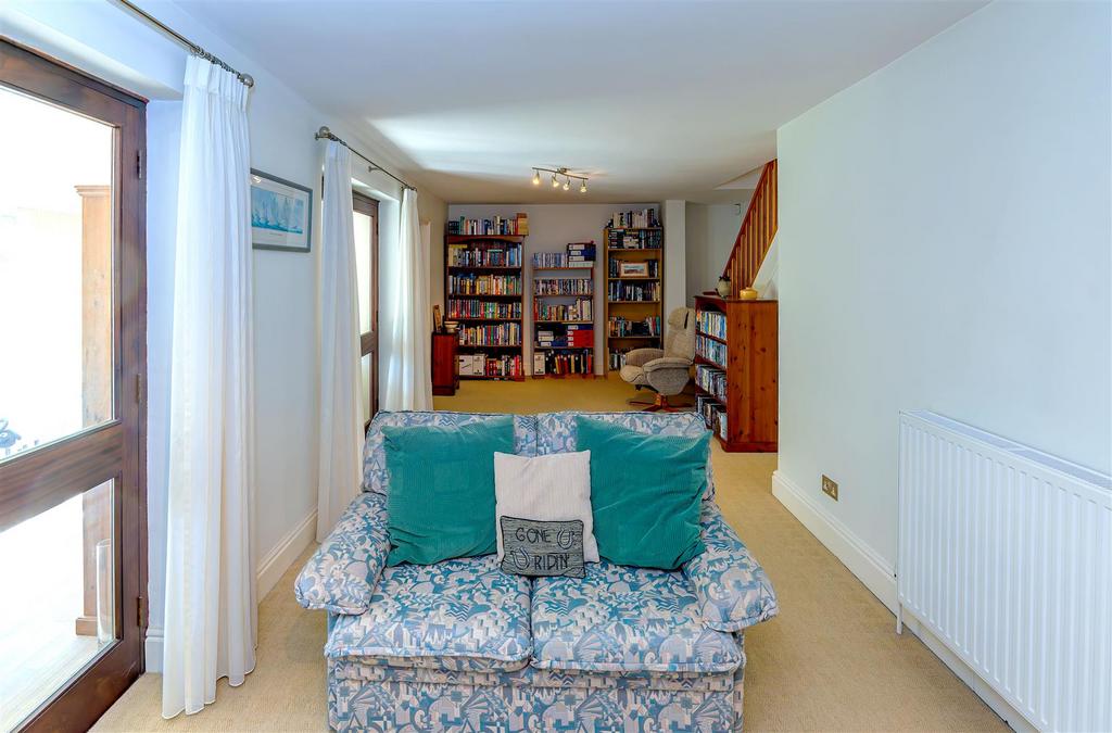 Downstairs lounge 1 SAPL4636-20250506-Dx O Deep PRIM